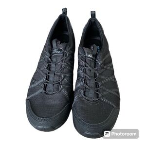 Skechers Air Cooled Memory Foam Sneakers / Walking Shoes. NWOT